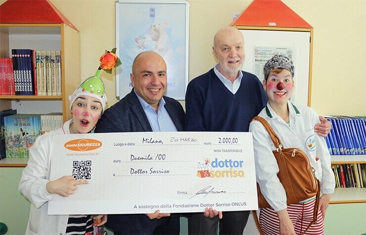 consegna-assegno-donazione-dottorsorriso