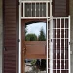 porta-finestra-sopraluce-inferriata