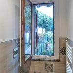 finestra-legno-alluminio-bicolore-aperta