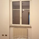 finestra-alluminio-camera