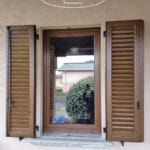 finestra-con-persiana-aperta