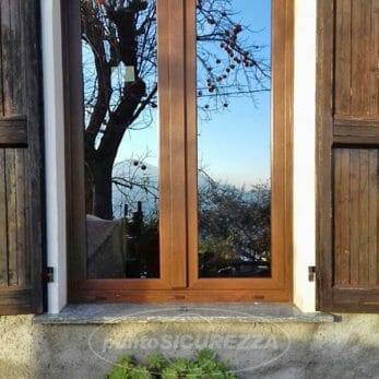 finestra-effetto-legno