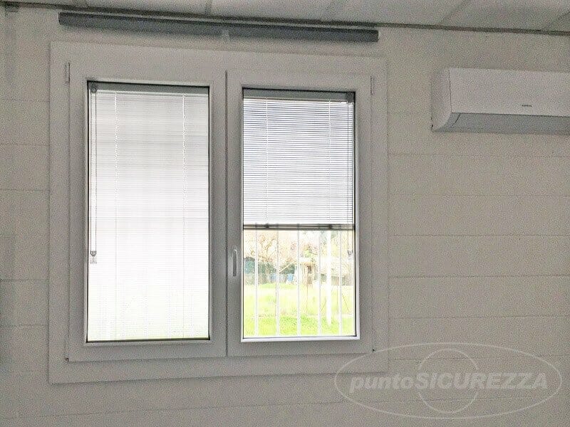 finestra-veneziana-interno-vetro