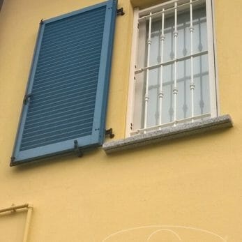 grata-bianca-con-persiana