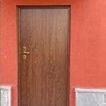 porta-blindata-pannello-pvc-effetto-legno-esterno
